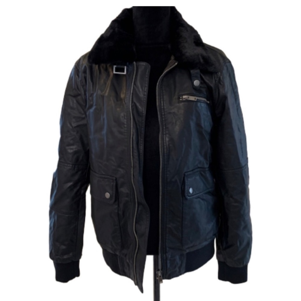 Forever 21 Men’s Small leather jacket with faux fur collar. Very durable & soft.